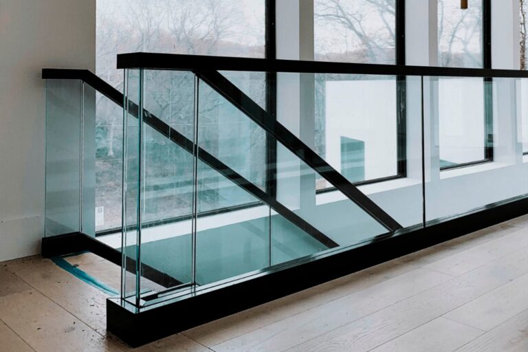 GLASS RAILING 2